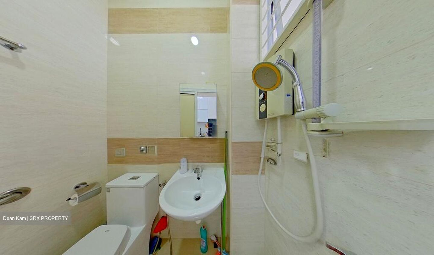 Hougang Avenue 8 (D19), Terrace #501816111